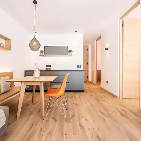 Apartment Heacher