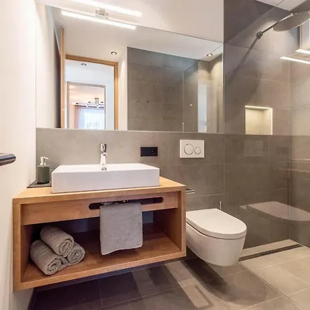 Apartment Heacher *